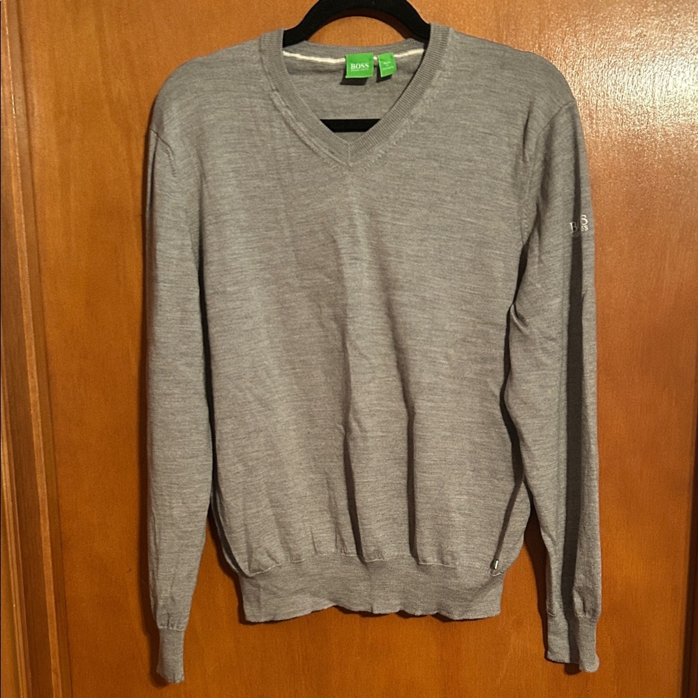 Boss Men's Light Gray V-Neck Sweater size XL